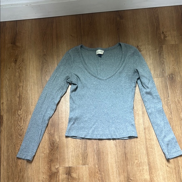 Universal Thread Tops - Universal Thread Ribbed V-neck Long Sleeve Top